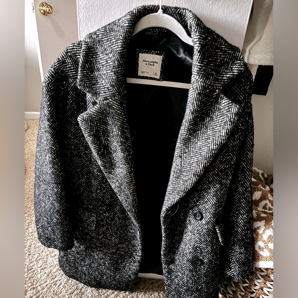 Black and white Abercrombie coat. Size small petite. 60 OBO!